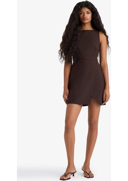 Kare Yaka Kolsuz Mini Elbise