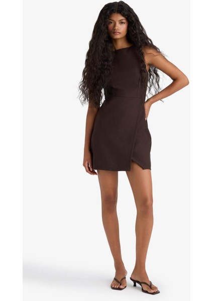 Kare Yaka Kolsuz Mini Elbise