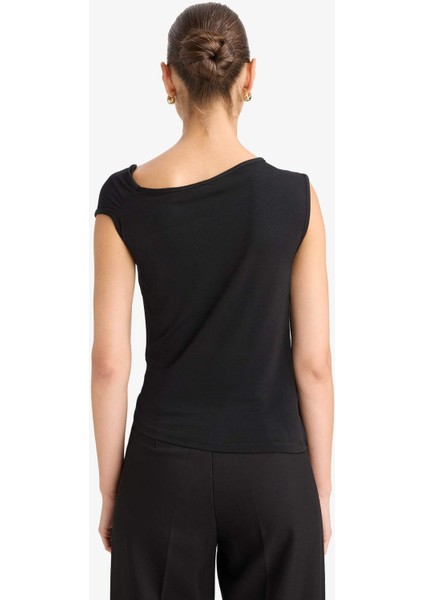 Slim Fit Dar Kesim Tek Omuzlu Toka Detaylı Bluz F9506AX25AU