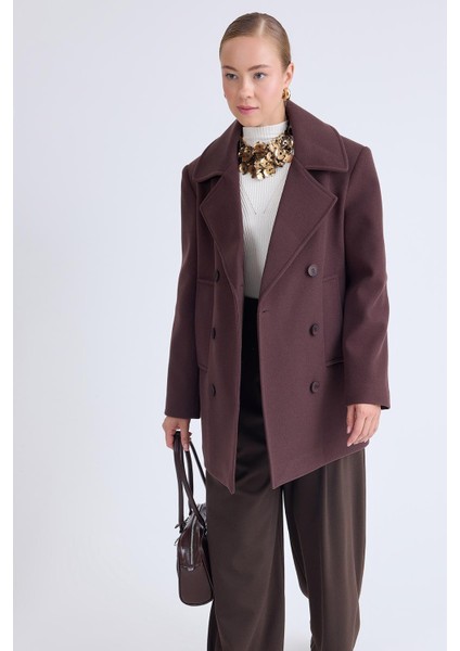 Düğmeli Büyük Cepli Kısa Kaşe Kaban