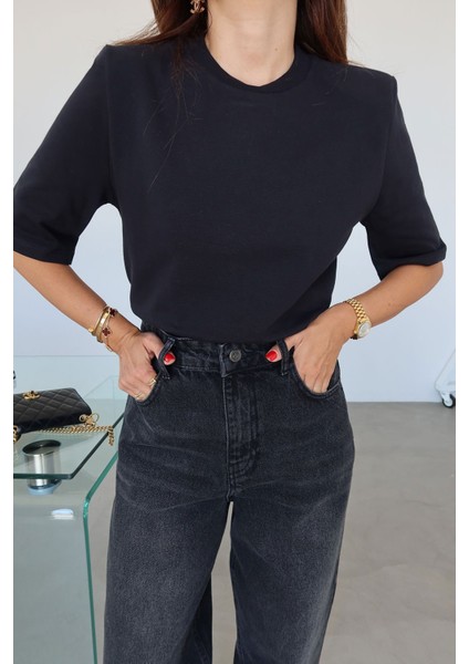 Omuzu Vatkalı Basic Tişört fiyatları