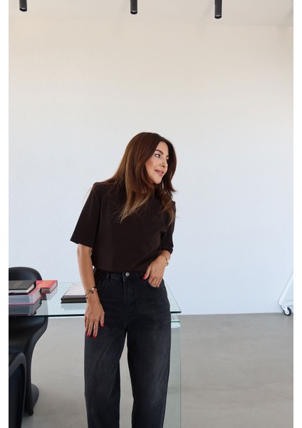 Omuzu Vatkalı Basic Tişört