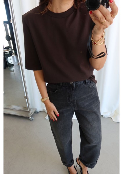 Omuzu Vatkalı Basic Tişört fiyatları