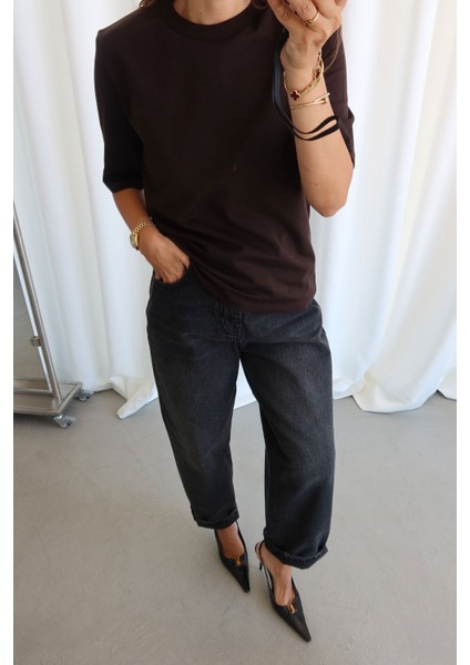 Omuzu Vatkalı Basic Tişört modelleri