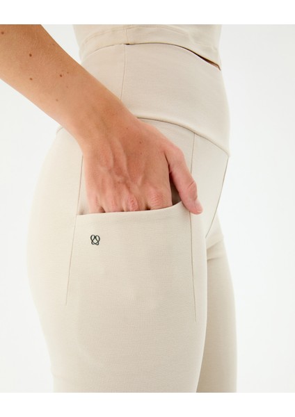Krema Cepli Flare Pantolon modelleri