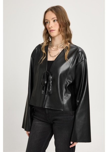 Siyah Deri Önden Bağlamalı Kısa Ceket Kimono 30023