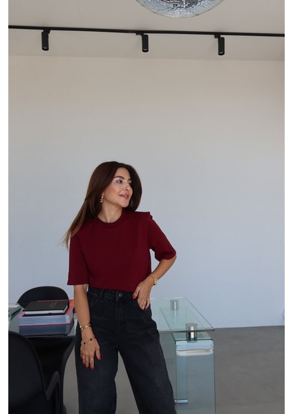 Omuzu Vatkalı Basic Tişört