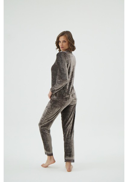 Kadın Kadife Dantel Detaylı Uzun Kollu Kahve Pijama Takımı C2T0N171 indirimleri