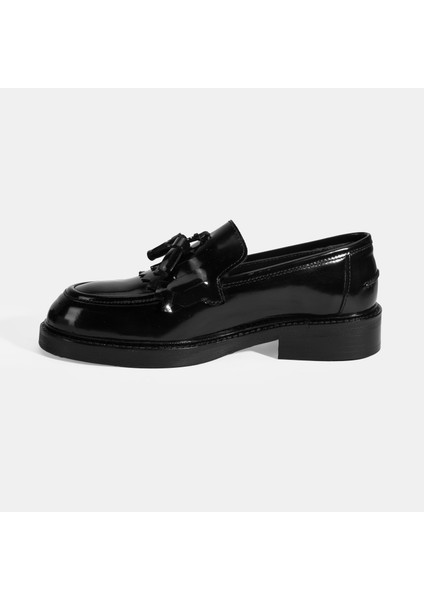 Kadın Siyah Püskül Detaylı Deri Loafer modelleri