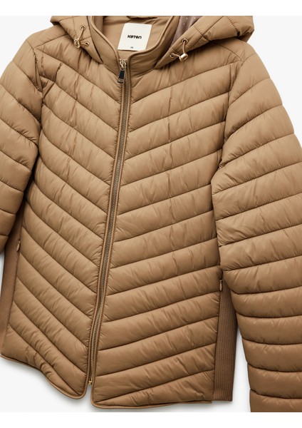 Uzun Kollu Cepli Fermuarlı Su Itici Kapüşonlu Şişme Mont