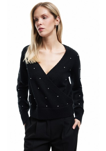 Uzun Kollu Kruvaze V Yaka Taşlı Triko Kazak