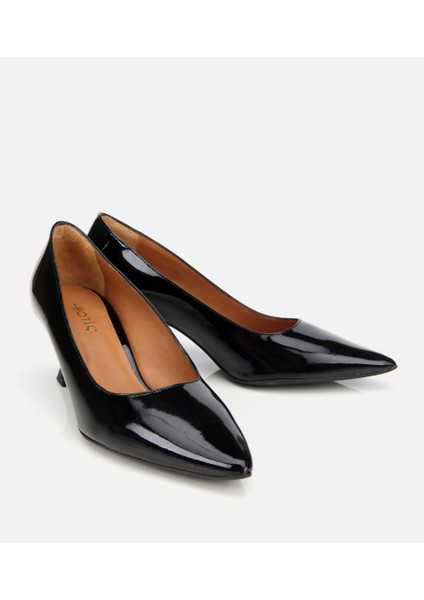 01AYH312490A100 KADIN Rugan Deri Siyah Esnek Tabanlı Stiletto