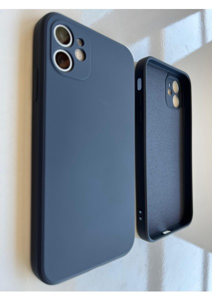 İphone 11 İle Uyumlu Köşeli Kalıp ( 12 GÖRÜNÜMLÜ) Logosuz Lansman İçi Kadife Esnek Silikon Kılıf