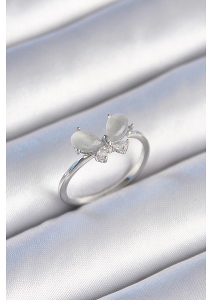 Bfs Pirinç Gümüş Renk Zirkon Taşlı Beyaz Mineli Kelebek Model Kadın Yüzük