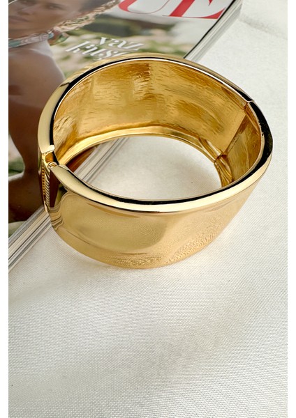 Özel Seri Altın Rengi Geniş Metal Kelepçe Bileklik (Iç Çapı:6cm) modelleri