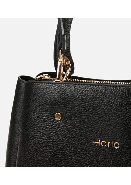 03CAH309180A100 KADIN Deri Siyah Omuz Çantası