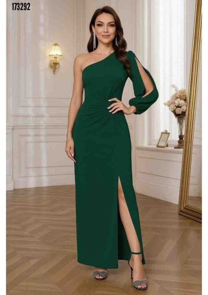 Tek Omuz Açık Derin Yırtmaçlı Krep Tam Boy Elbise, Kırmızı Gül Figürlü Kolye