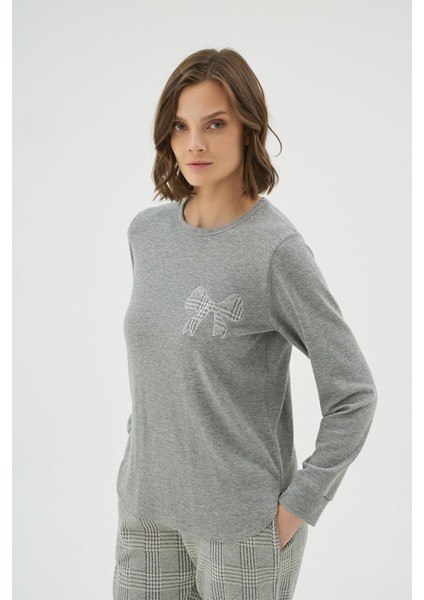 Kadın Uzun Kollu Fiyonklu Gri Üst Kareli Alt Pijama Takımı C8T2N961 modelleri