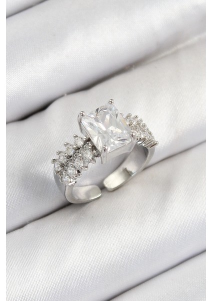 Bfs Pirinç Büyük Zirkon Taşlı Model Gümüş Renk Kadın Yüzük