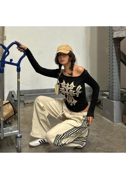 Siyah Gotik Cross Omuz Açık Uzun Kollu Crop modelleri