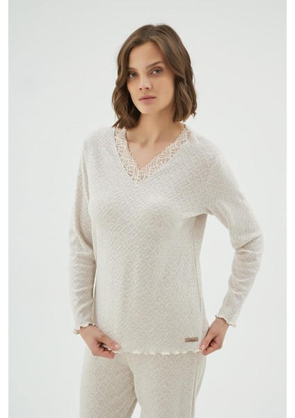 Kadın Dantel Detaylı V Yaka Uzun Kollu Krem Pijama Takımı C2T7N071 modelleri