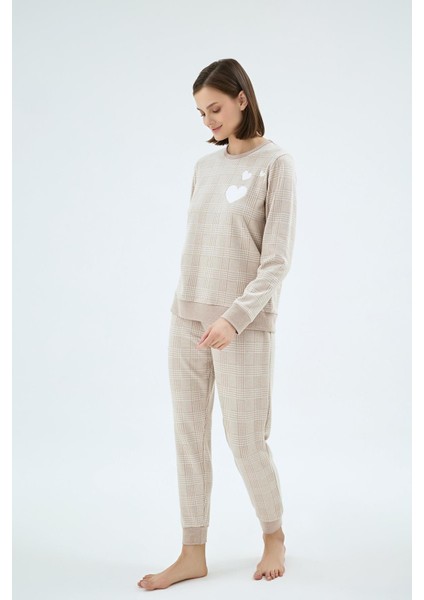 Kadın Uzun Kollu Kalp Desenli Ekose Jogger Paça Bej Pijama Takımı C3T2N071 fiyatları