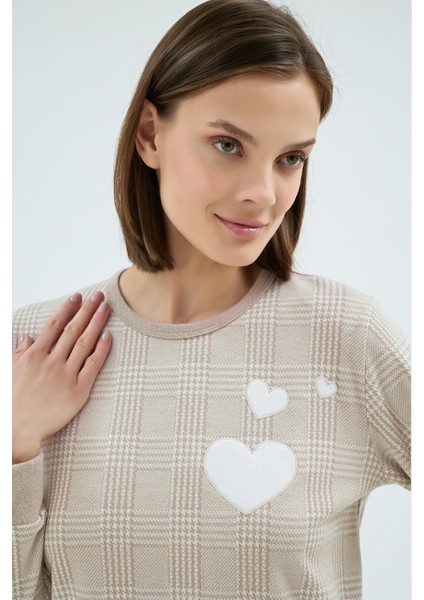Kadın Uzun Kollu Kalp Desenli Ekose Jogger Paça Bej Pijama Takımı C3T2N071 fırsatları