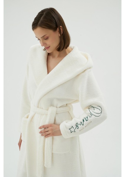 Kadın Kapüşonlu Yumuşak Dokulu Cepli Kemerli Ekru Sabahlık C0T8N071 modelleri