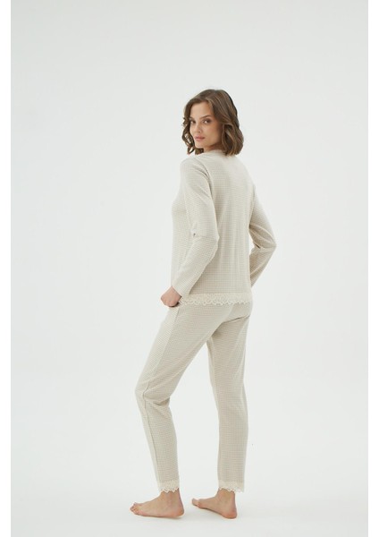 Kadın Düğmeli V Yaka Dantel Detaylı Bej Pijama Takımı C1T2N071 fırsatları