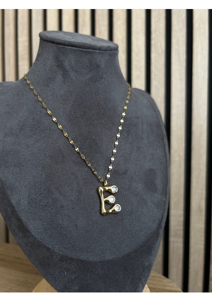 E Harfli Çelik Kolye