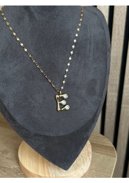 E Harfli Çelik Kolye modelleri