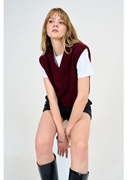 Kadın Cherry V Yaka Fitilli Kenarlı Kolsuz Süveter indirimleri