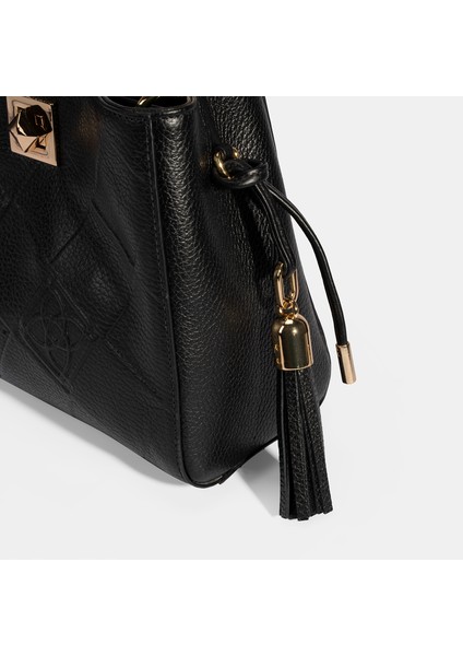 Kadın Siyah Püskül Aksesuarlı Deri El Çantası indirimleri