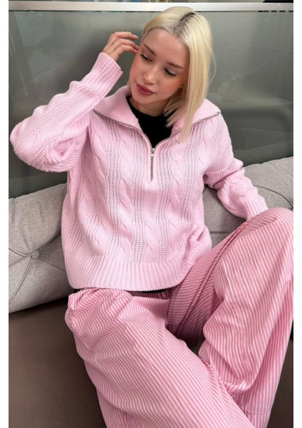 Pembe Örgü Desenli Fermuarlı Yaka Kadın Triko Kazak MG2546 fırsatları