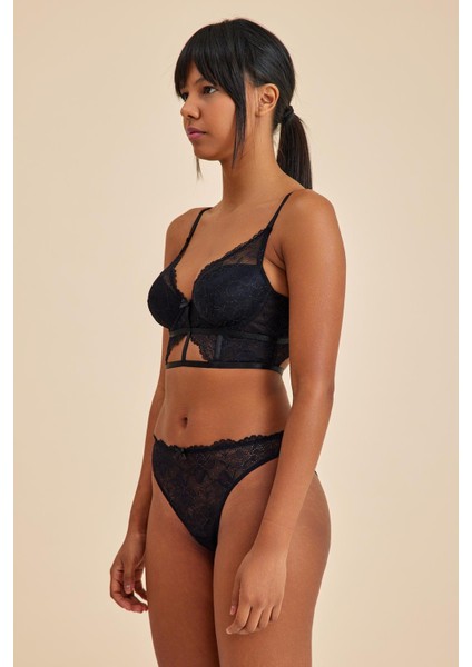 Roma Siyah Dantelli Dolgusuz Toparlayıcı Büstiyer Sütyen