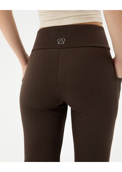 Kahverengi Cepli Flare Pantolon fırsatları