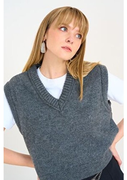 Kadın Antrasit V Yaka Fitilli Kenarlı Kolsuz Süveter