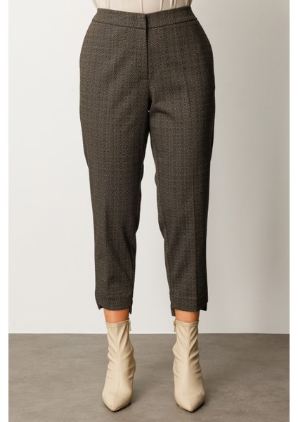 Kadın Büyük Beden Kendinden Desenli Likralı Pantolon 1069 Kahverengi modelleri