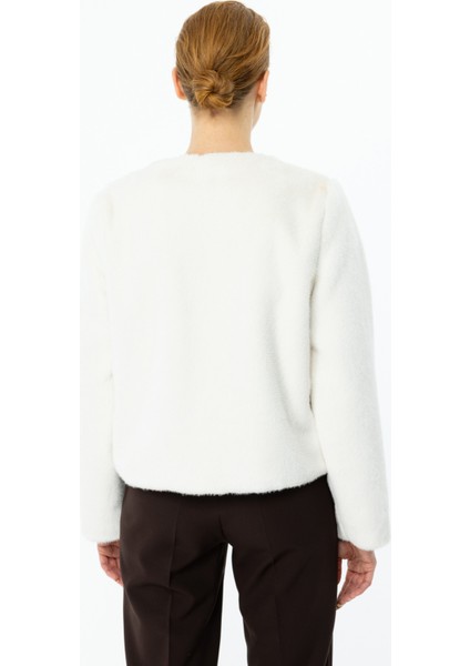 Kadın Düğme Detaylı Peluş Mont 7041 Ekru fırsatları