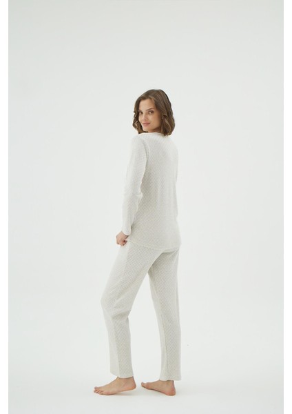 Kadın Düğmeli Uzun Kollu Cep Detaylı Krem Pijama Takımı C3T2N961 fırsatları