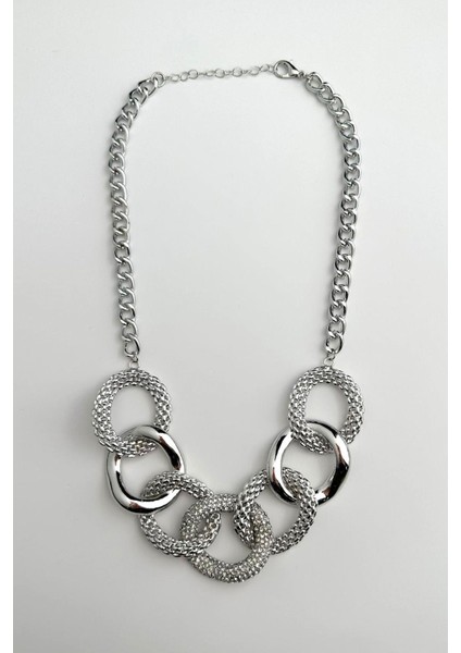 Gümüş Rengi Iç Içe Asimetrik Kolye