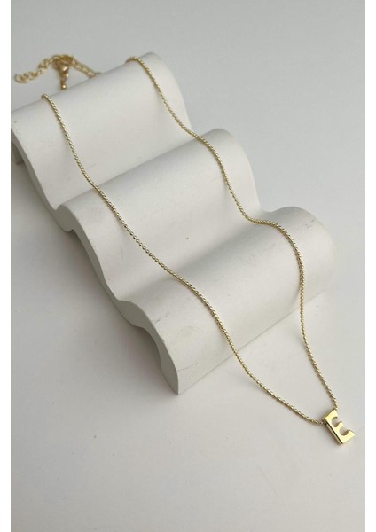 Altın Rengi Üç Boyutlu E Harfi Kolye (45+5cm)