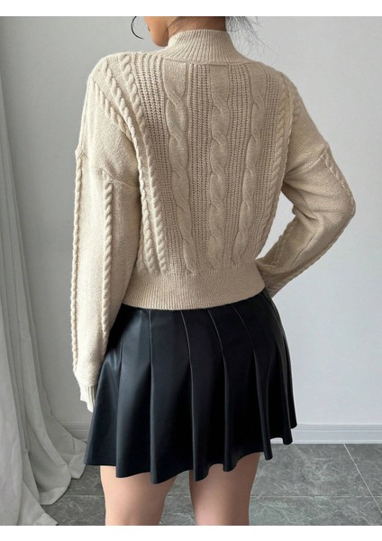 Örgülü Fiyonk Detaylı Triko Kazak fırsatları