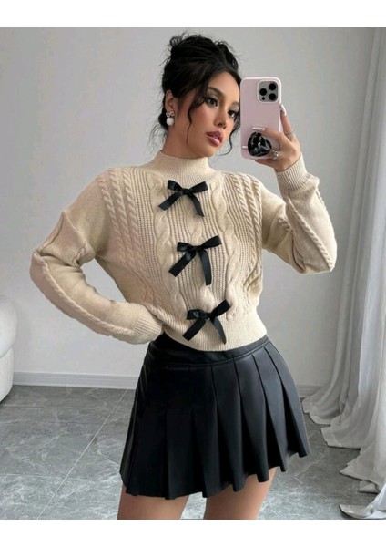 Örgülü Fiyonk Detaylı Triko Kazak