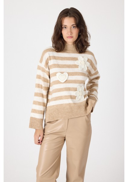 Bisküvi Çizgili İşleme Detaylı Kazak 7090