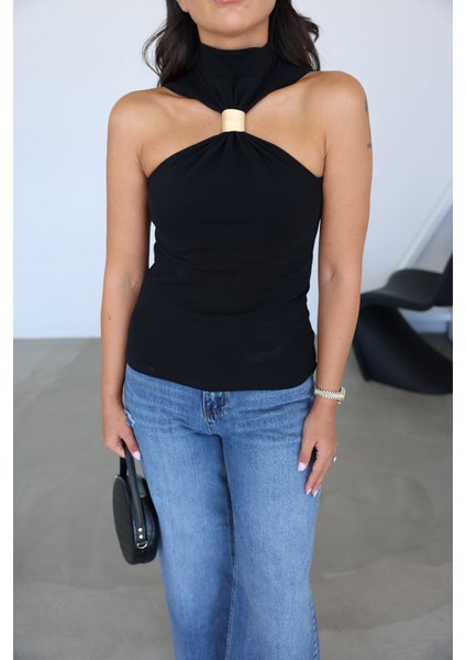 Gold Aksesuarlı Kolsuz Bluz modelleri