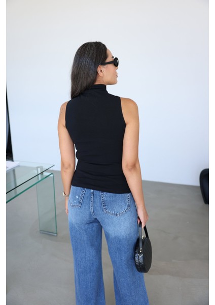 Gold Aksesuarlı Kolsuz Bluz fırsatları