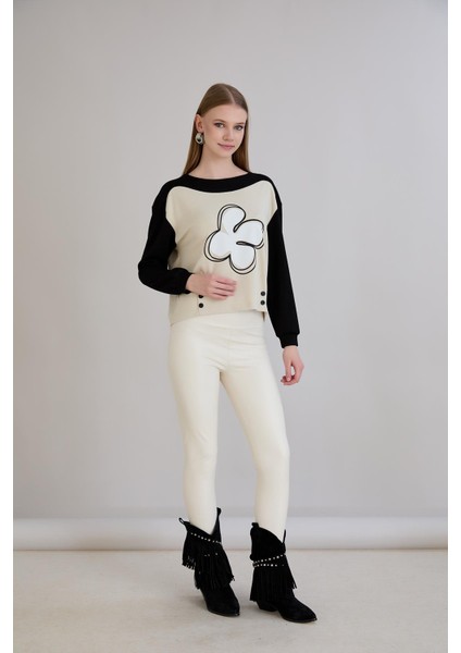 Çiçek Baskılı Düğmeli Bisiklet Yaka Renk Kontraslı Bluz Siyah