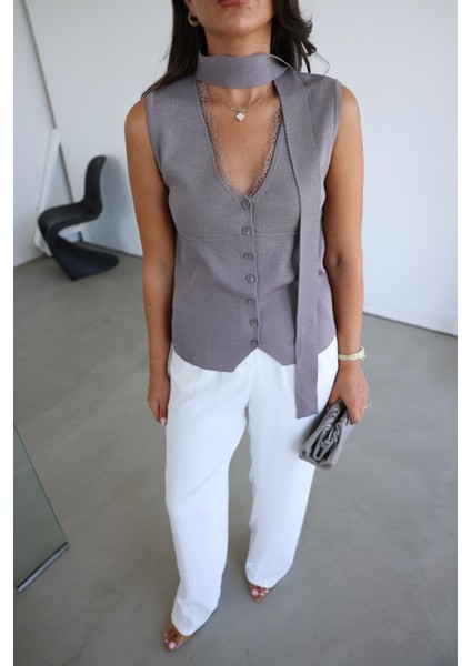 Yakası Dantelli Boyundan Bağlamalı Yelek modelleri