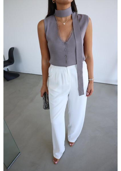 Yakası Dantelli Boyundan Bağlamalı Yelek fırsatları